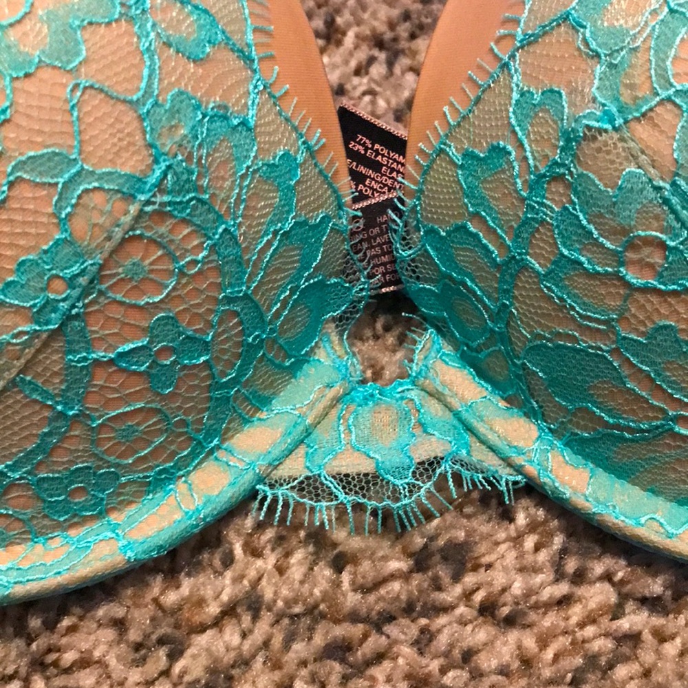 NWOT Victoria’s Secret Very Sexy Push-up Bra 32D - Picture 2 of 3